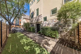 Photo #3: 21185271 Listing