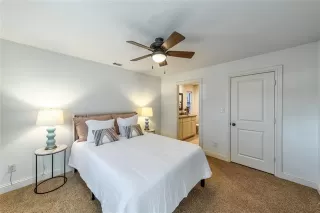 Photo #5: 21185271 Listing