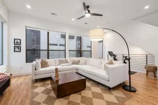 Photo #3: 21185355 Listing 