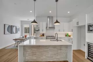 Photo #2: 21185479 Listing 