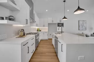 Photo #5: 21185479 Listing 