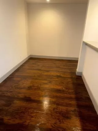 Photo #6: 21185602 Listing