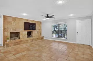 Photo #3: 21185716 Listing