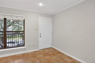 Photo #6: 21185716 Listing