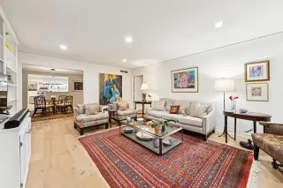 Photo #2: 21185737 Listing 