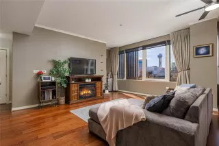 Photo #2: 21185774 Listing