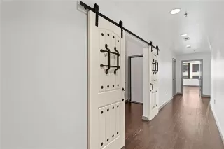 Photo #2: 21185811 Listing