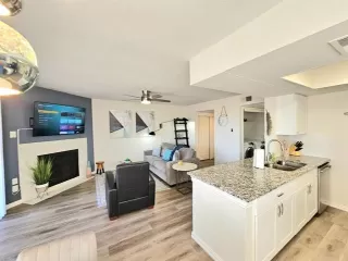 Photo #5: 21185834 Listing 