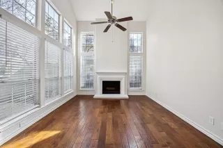 Photo #4: 21186579 Listing