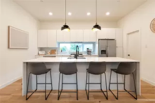 Photo #3: 21186607 Listing