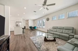 Photo #6: 21186681 Listing 