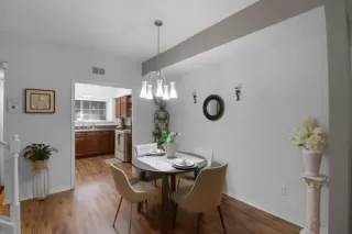 Photo #4: 21186844 Listing