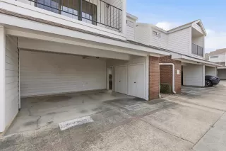 Photo #2: 21186933 Listing