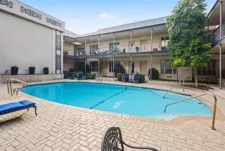 Photo #2: 21187264 Listing