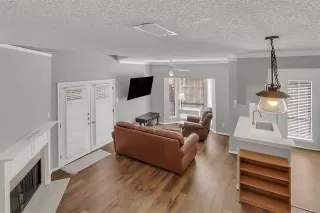 Photo #5: 21187793 Listing 