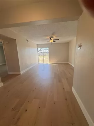 Photo #6: 21187895 Listing 