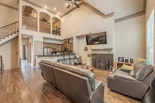 Photo #2: 21187999 Listing 