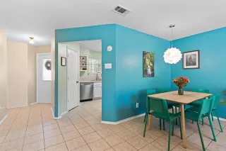 Photo #6: 21188065 Listing