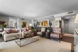 Photo #6: 21188276 Listing