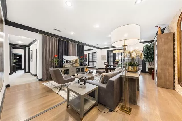 MLS: 21188795 Condo For Sale