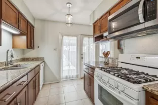 Photo #4: 21188911 Listing 