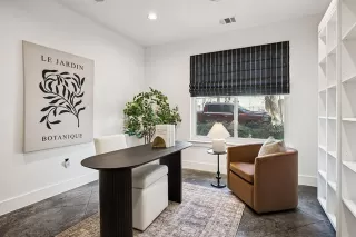 Photo #5: 21188924 Listing