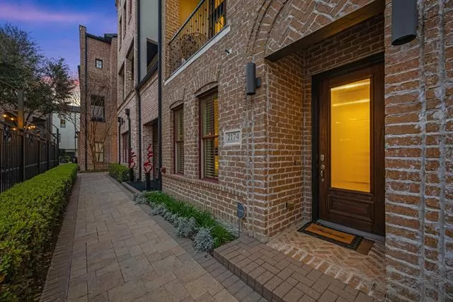 MLS: 21189142 Condo For Sale