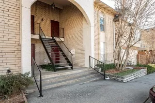 Photo #2: 21189295 Listing 