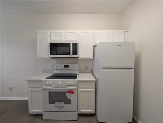 Photo #4: 21189358 Listing