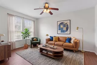 Photo #5: 21189611 Listing 