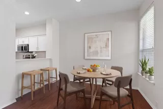 Photo #6: 21189611 Listing 