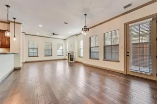 Photo #5: 21189636 Listing