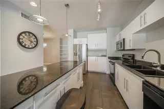 Photo #6: 21189706 Listing