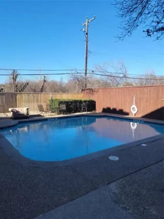 Photo #5: 21189732 Listing 