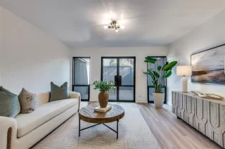 Photo #5: 21189953 Listing 