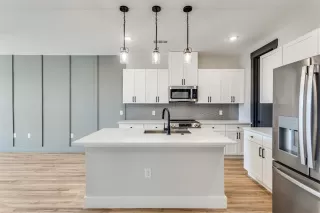 Photo #5: 21190602 Listing