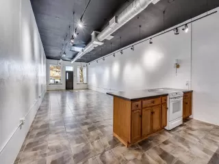 Photo #6: 21191078 Listing