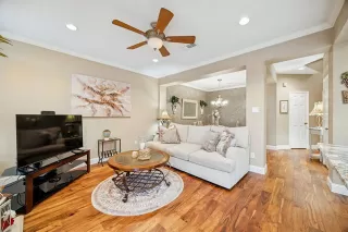 Photo #4: 21191460 Listing 