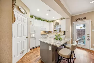 Photo #5: 21191460 Listing 