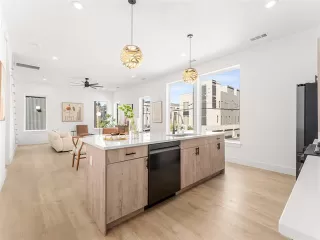 Photo #4: 21191541 Listing 