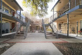 Photo #3: 21191572 Listing