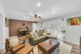 Photo #5: 21192760 Listing