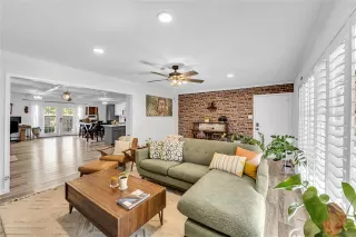 Photo #6: 21192760 Listing