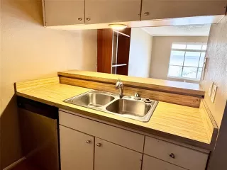 Photo #6: 21192800 Listing 