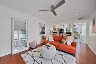 Photo #5: 21192846 Listing 