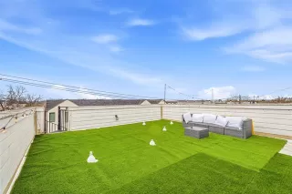 More Details about MLS # 21193006 : 5617 LINDELL AVENUE #5