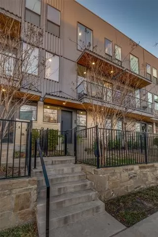 Photo #5: 21193359 Listing