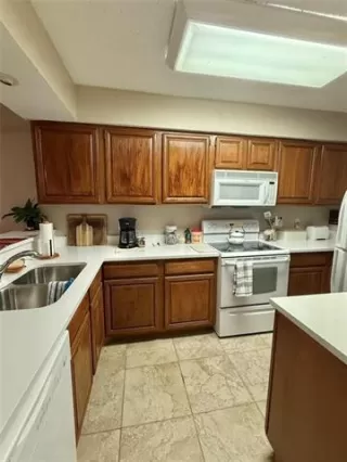 Photo #6: 21193396 Listing