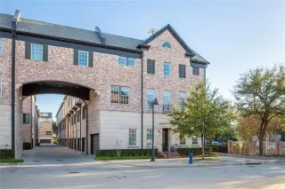 Photo #4: 21193730 Listing