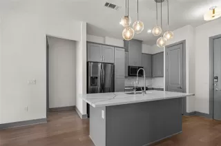 Photo #3: 21193801 Listing 